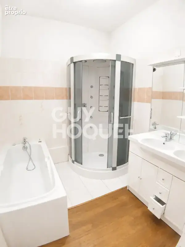 Appartement en RDC - Charme et confort au coeur de la ville - photo 5