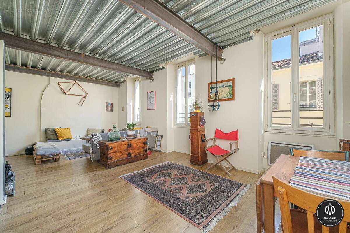 Appartement à MARSEILLE-2E