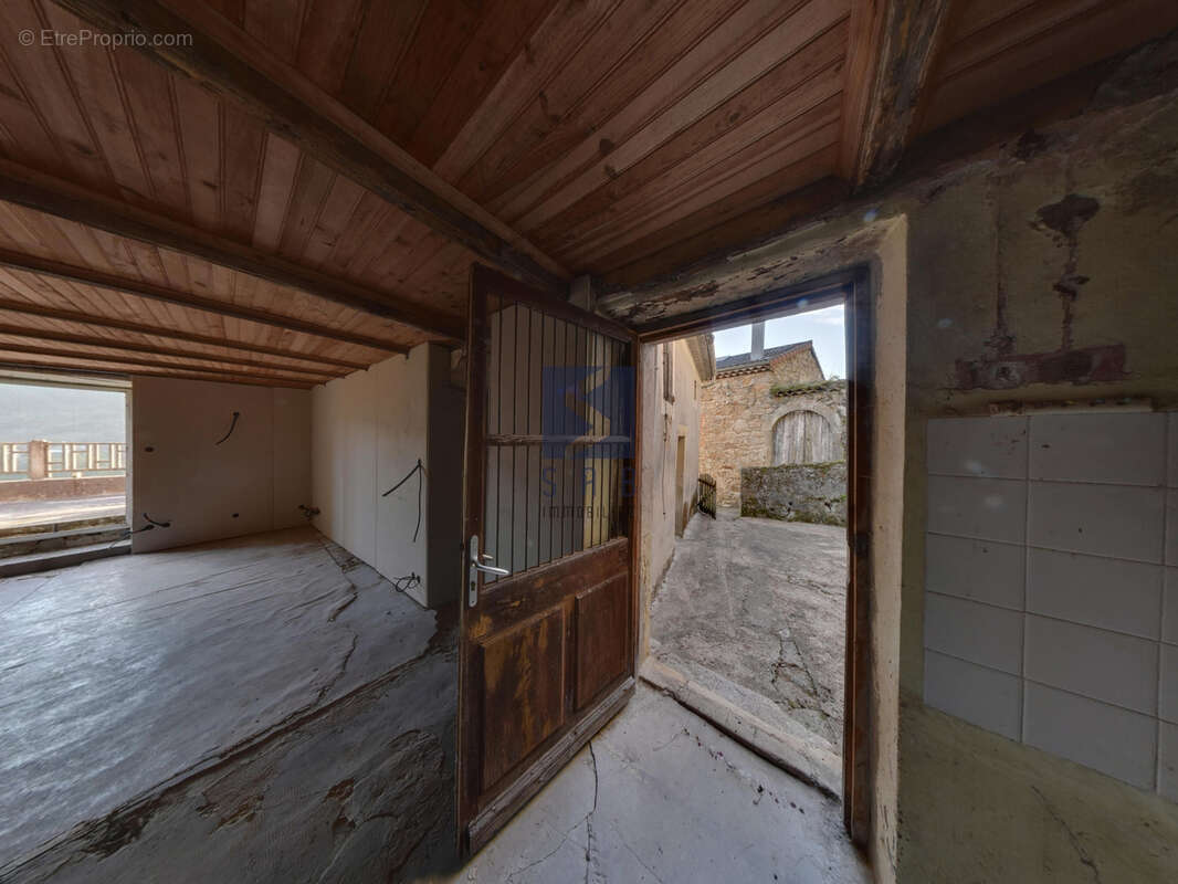 Maison à SAINT-FORTUNAT-SUR-EYRIEUX