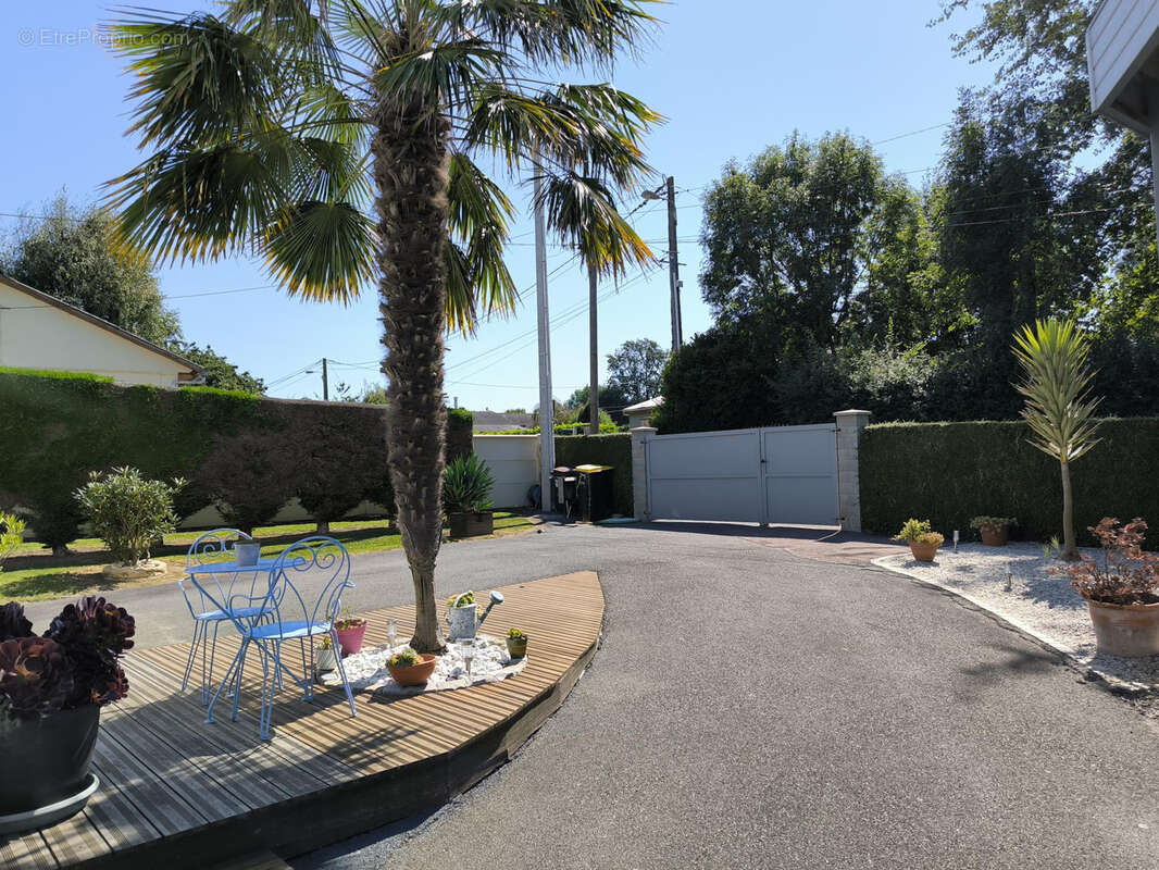 Maison à PORT-EN-BESSIN-HUPPAIN