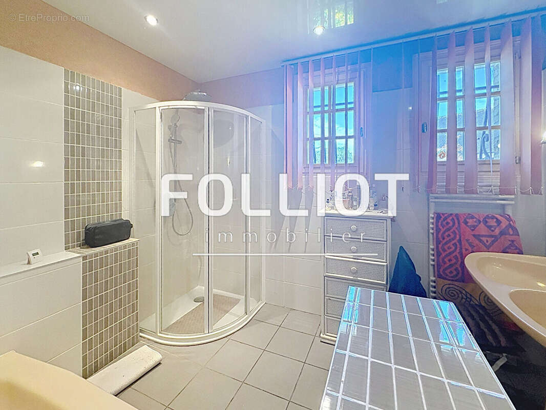 Maison 7 pièces à vendre à Saint Planchers - photo 11