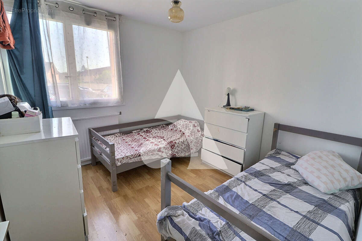 Grand 4 pièces familial de 83 m² à rénover ? Coeur de Saint-Ouen-l'Aumône - photo 5