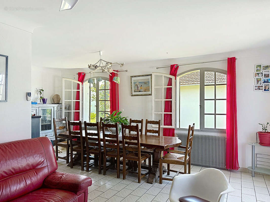Maison à VILLENAVE-D'ORNON