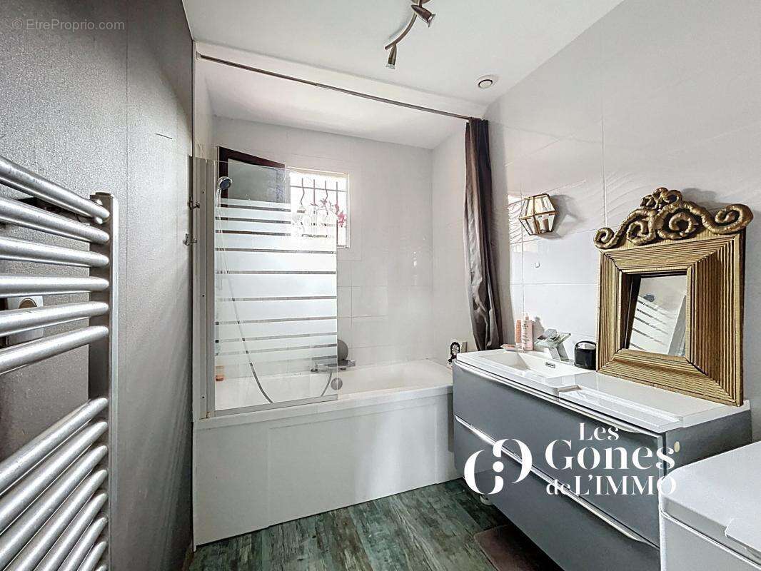 Maison à SAINT-GENIS-LAVAL