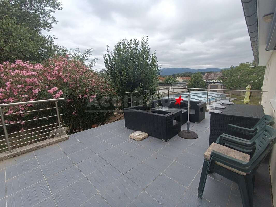 Maison à LABRUGUIERE