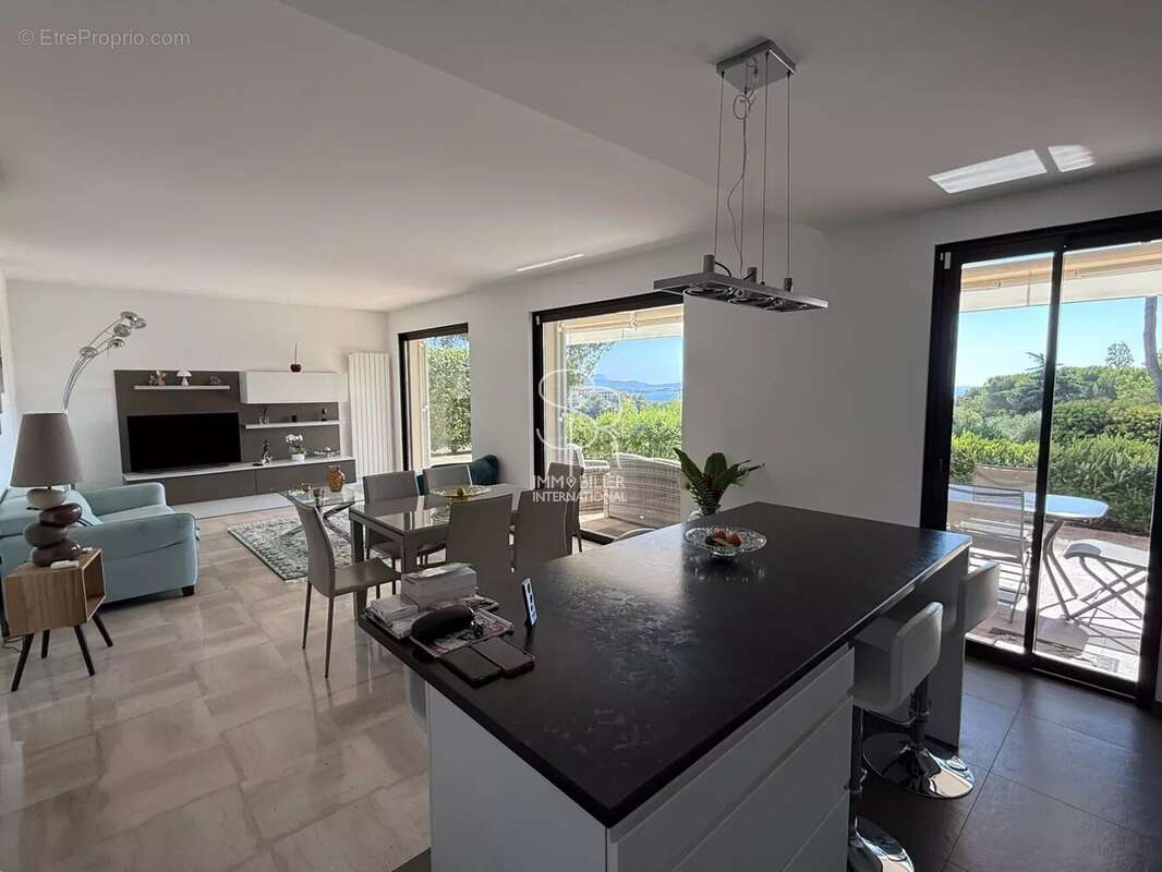 Appartement à VILLENEUVE-LOUBET