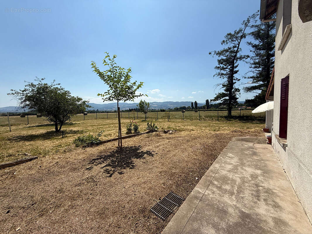 Maison à POUILLY-LES-NONAINS