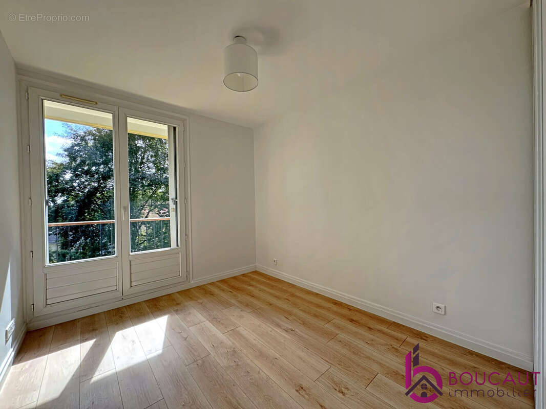 Appartement à LE PLESSIS-ROBINSON