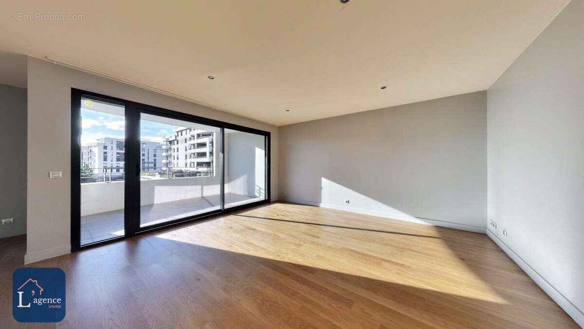 Appartement à SAINT-GENIS-POUILLY