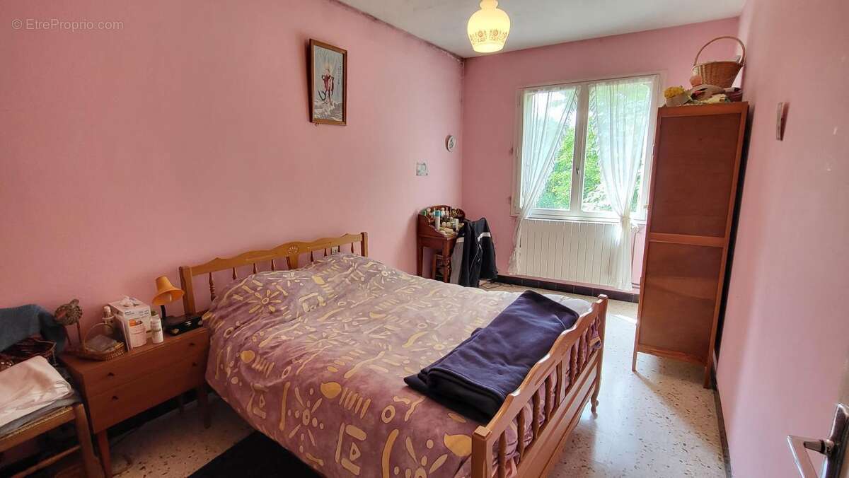 Mas avec dépendances et bergerie - photo 11