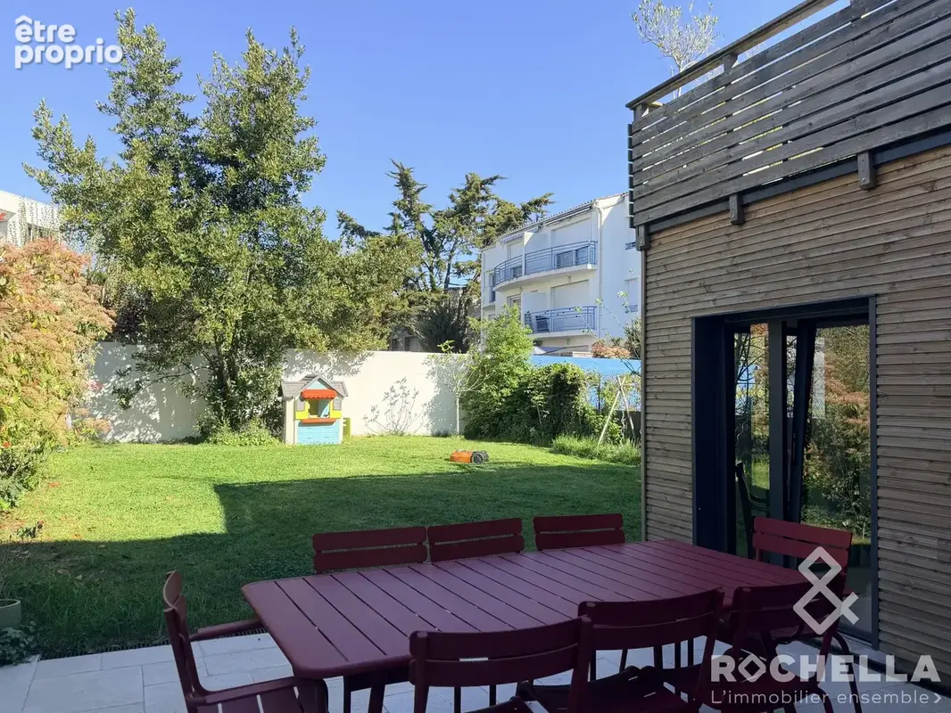 Maison 117 m² à La Rochelle  - photo 2