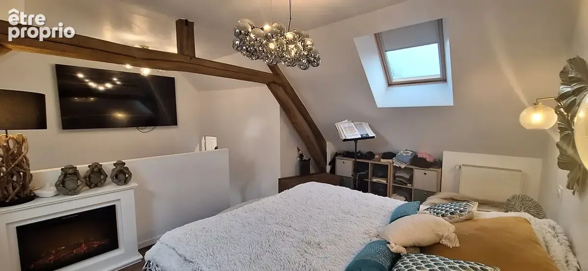 A 5 mn de la gare de sens,maison de ville avec sa terrasse privative et local commercial,ideal 1er achat. - photo 7