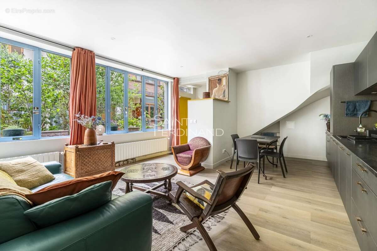 Appartement à PARIS-11E