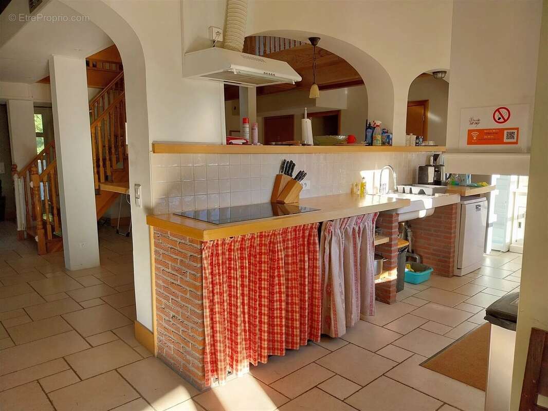 Maison à SAINT-SULPICE-LES-FEUILLES