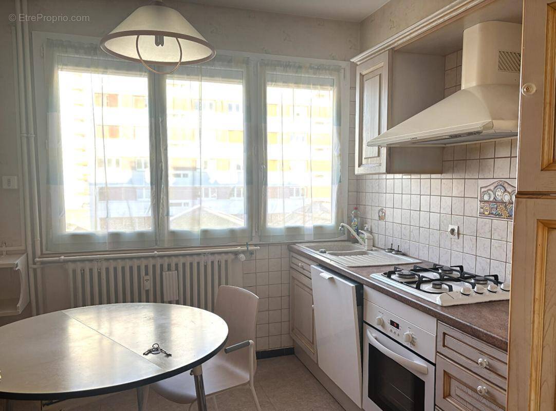 Appartement à SAINT-ETIENNE