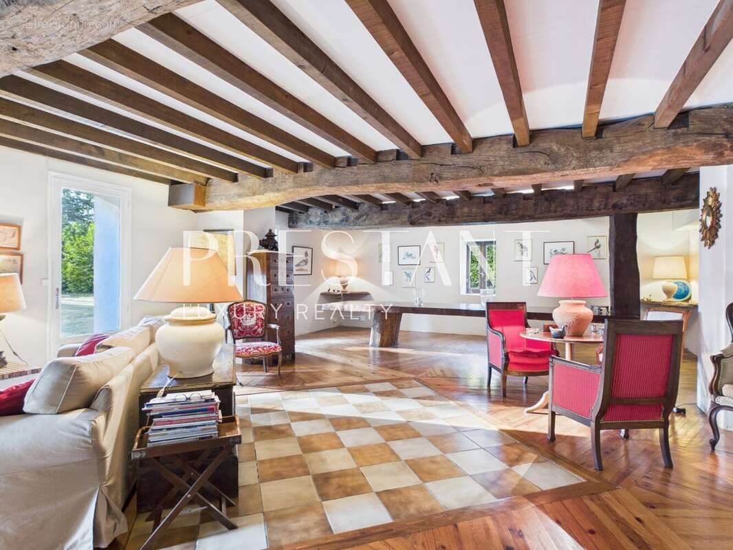 Maison à SAINT-MARTIN-DE-SEIGNANX