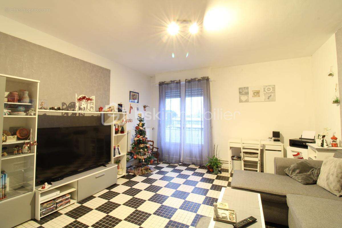 Appartement à PARENTIS-EN-BORN