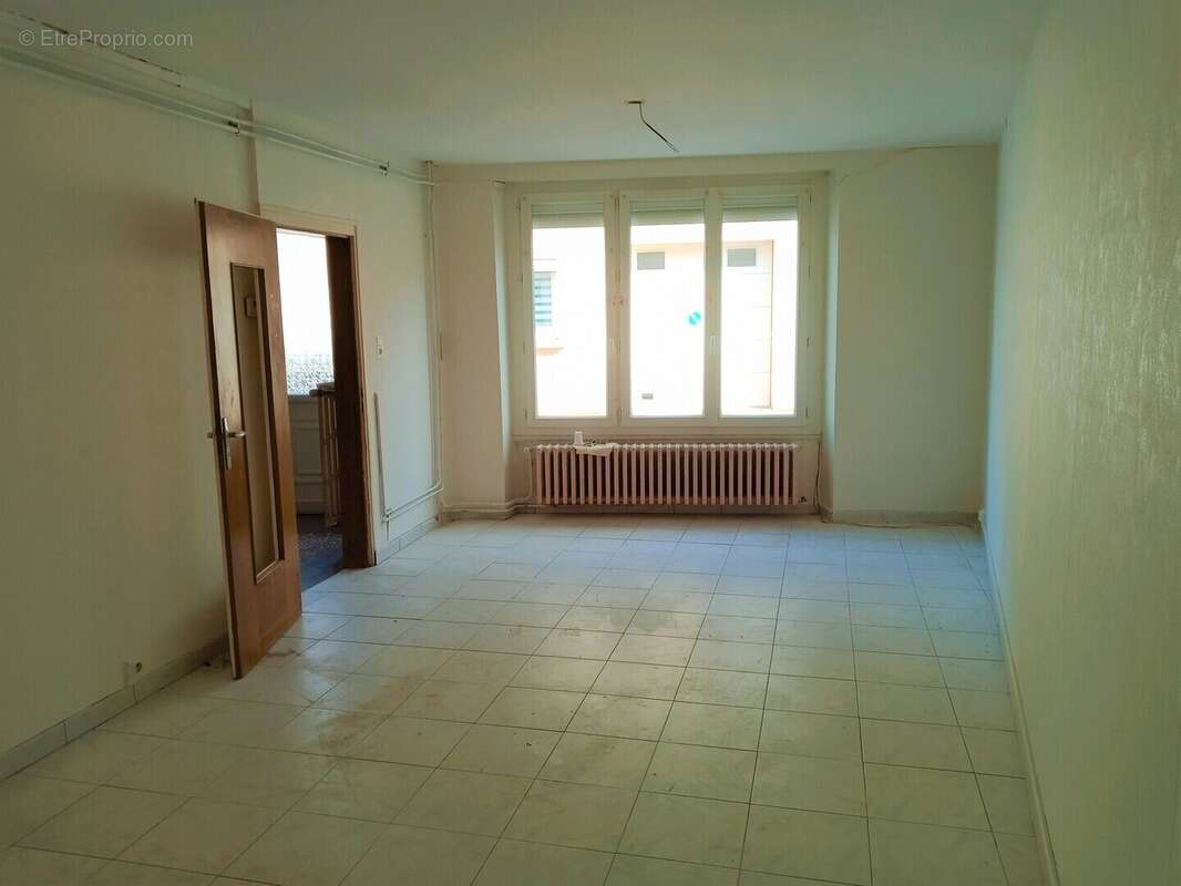 Maison à ESTIVAREILLES