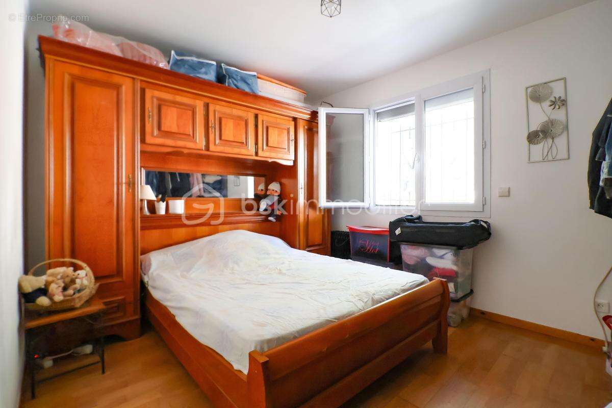 Maison à POUJOLS
