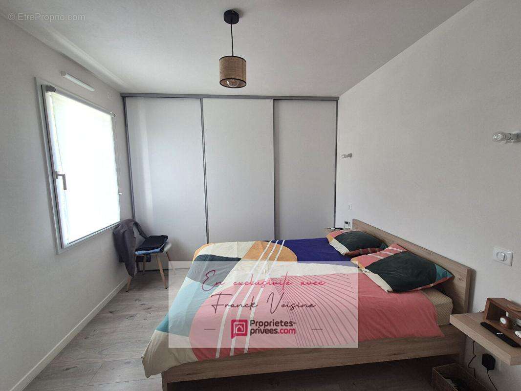 A VENDRE en Exclusivité à Vendrennes, Maison de 89 m2 env avec 2 chambres et 1 bureau sur une parcelle de 574 m2 - photo 4