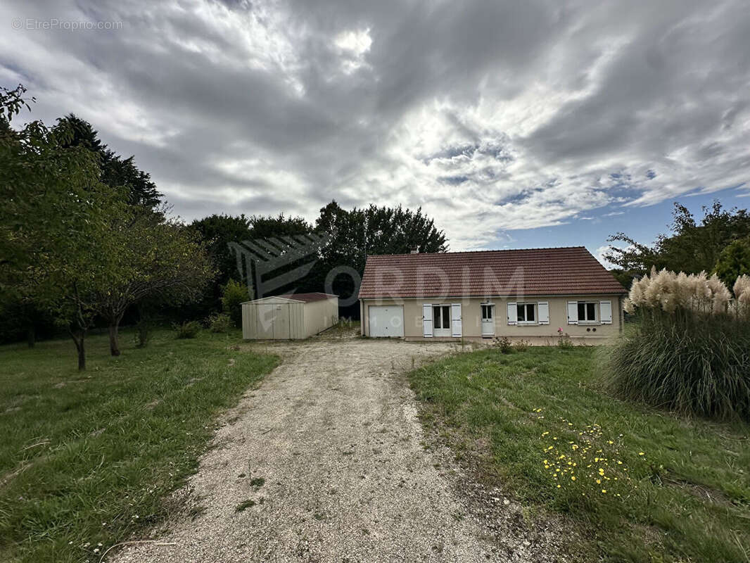 Maison à CERNOY-EN-BERRY