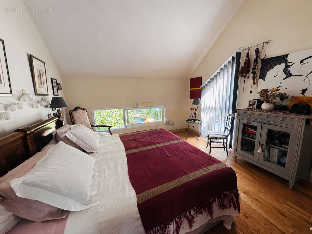 Maison d'architecte avec piscine au bord d'un bois classé - photo 12