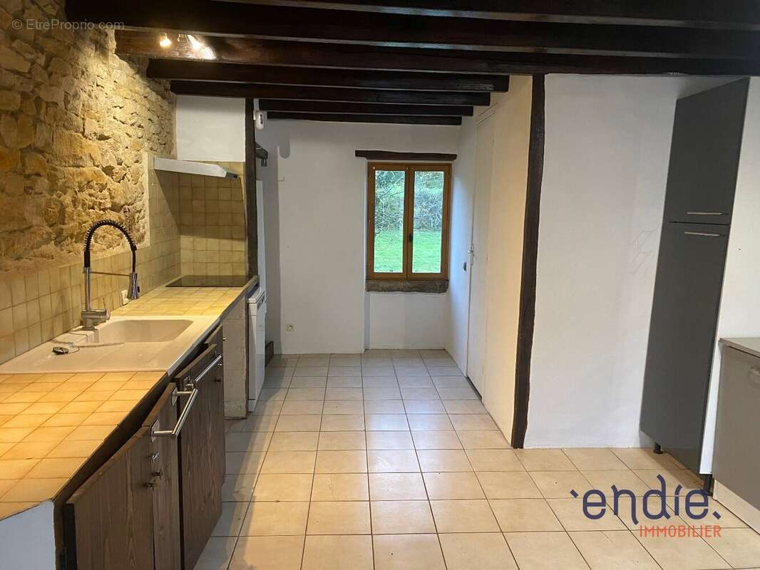 Maison à SAINT-SULPICE