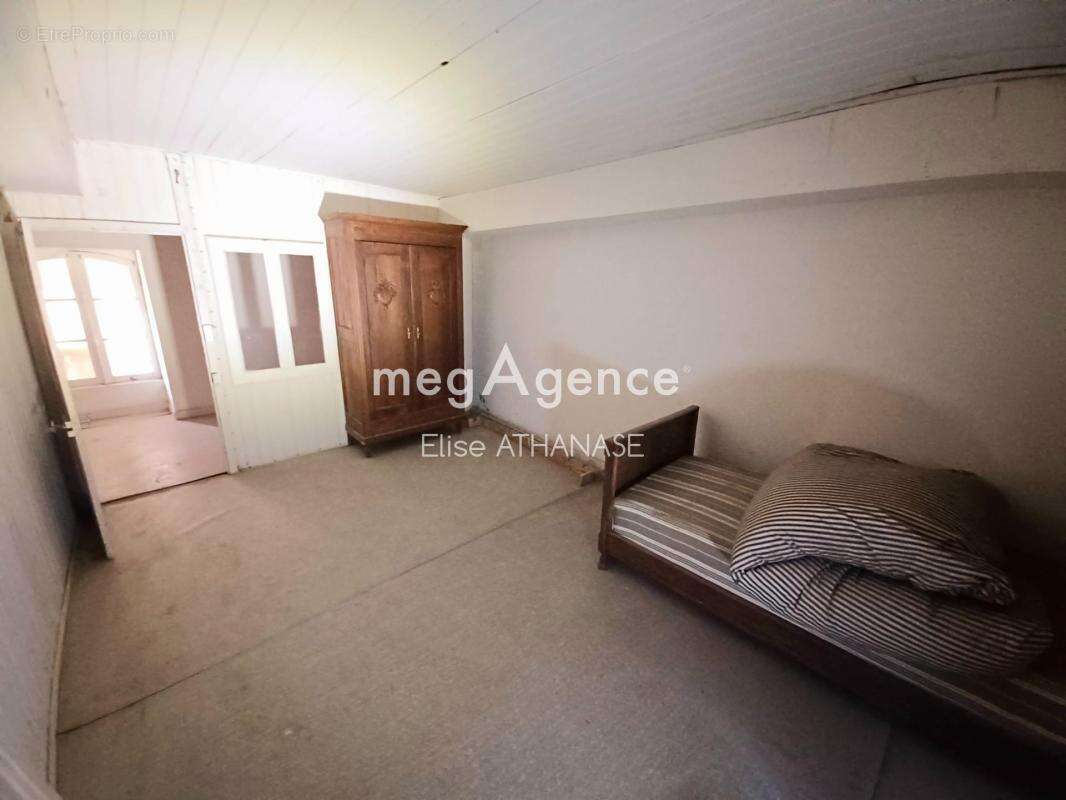 Maison à SAINT-CHRISTOPHE-DES-BOIS