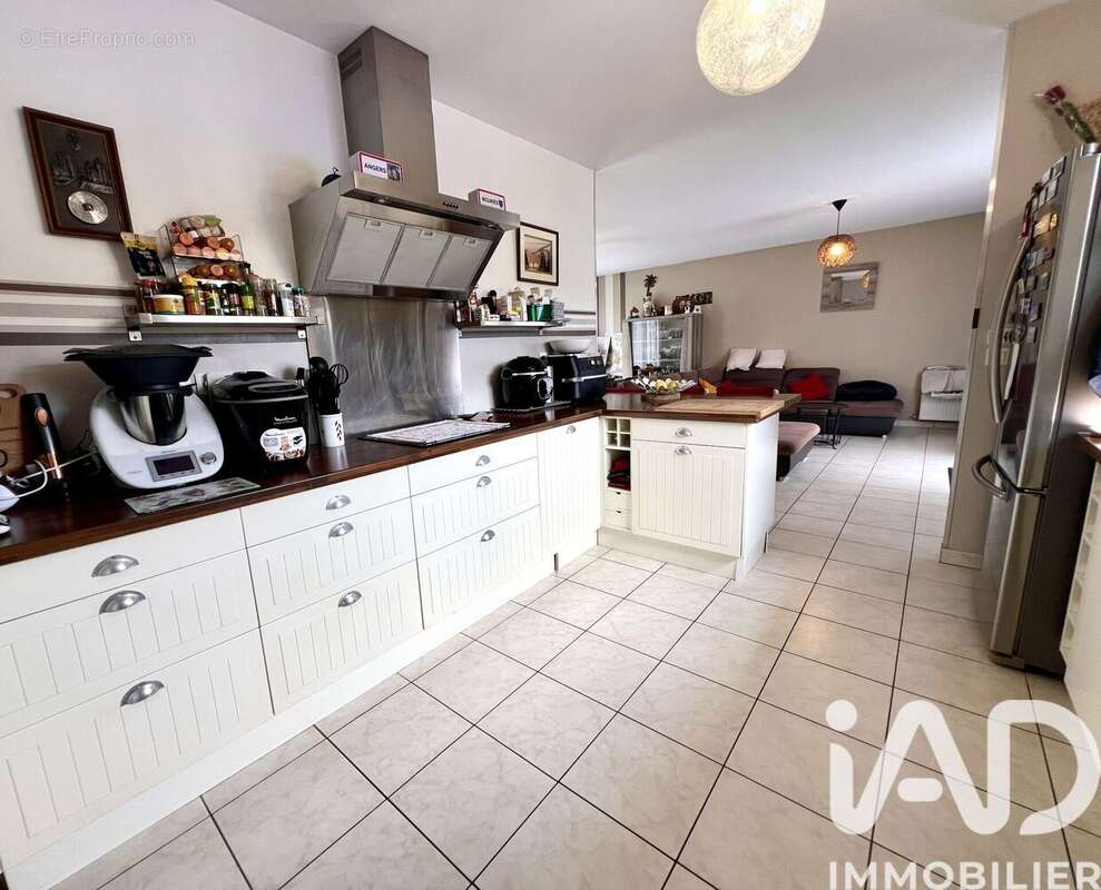 Maison 101 m² à Mios  - photo 8