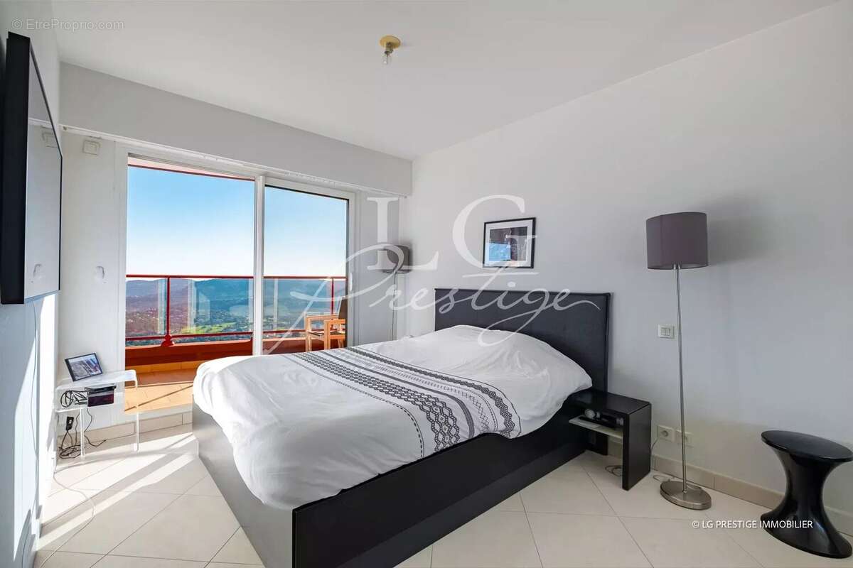 Appartement à MANDELIEU-LA-NAPOULE