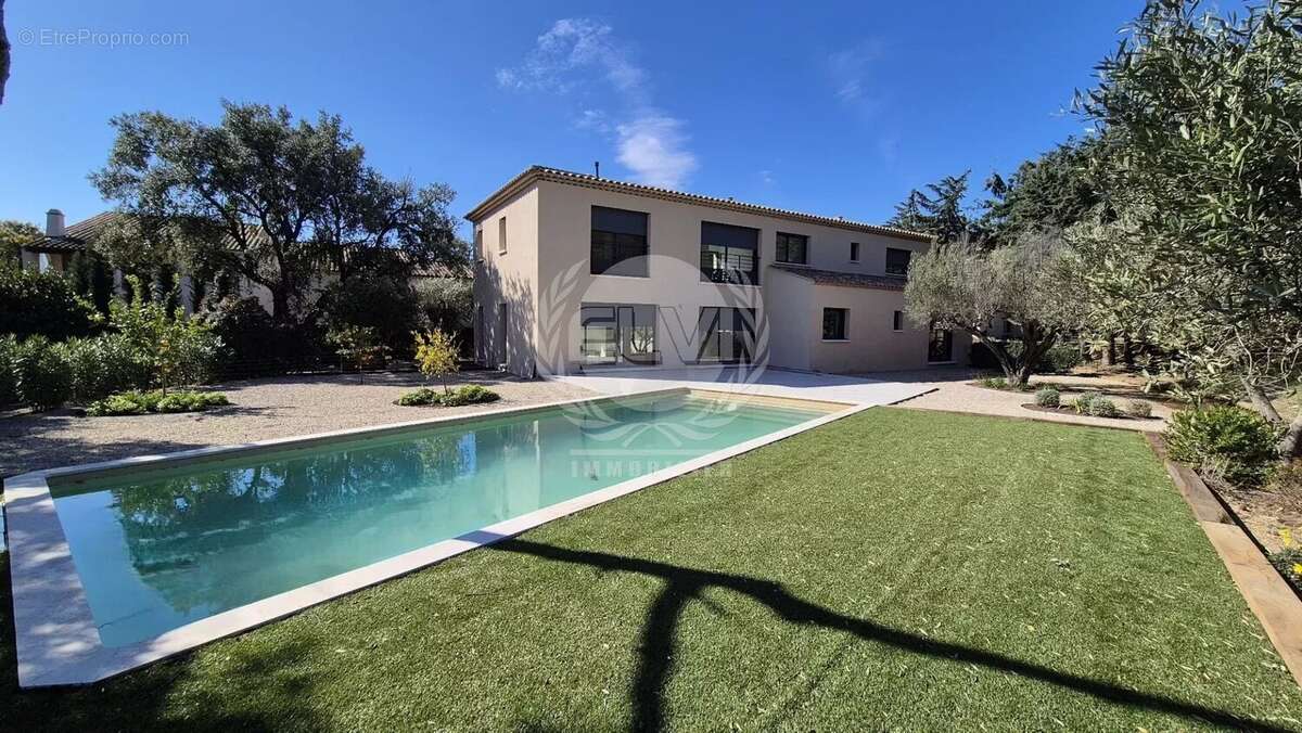 Maison à PLAN-DE-LA-TOUR