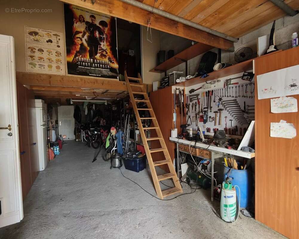 Maison familiale de 130 m² avec piscine à Pélussin - photo 13