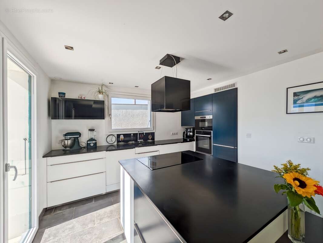 À vendre Maison 6 pièces LOISIN (74) Maison familiale avec piscine et dépendance – Secteur recherché aux portes de Genève - photo 5