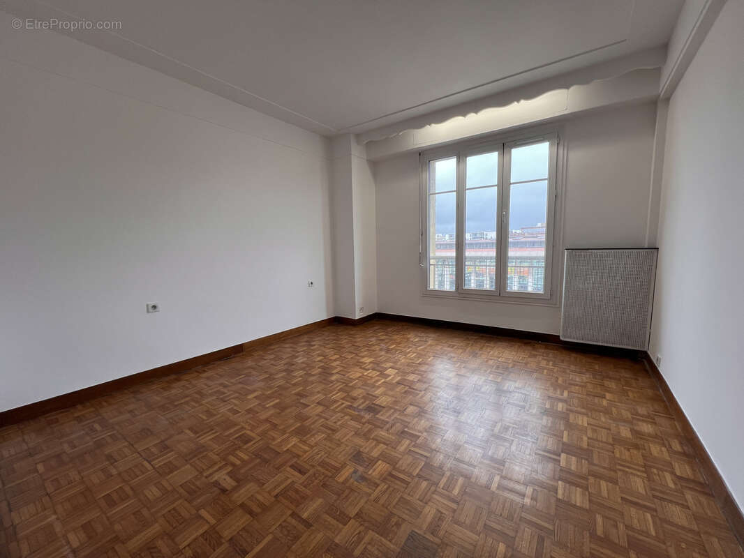Appartement à MARSEILLE-1E