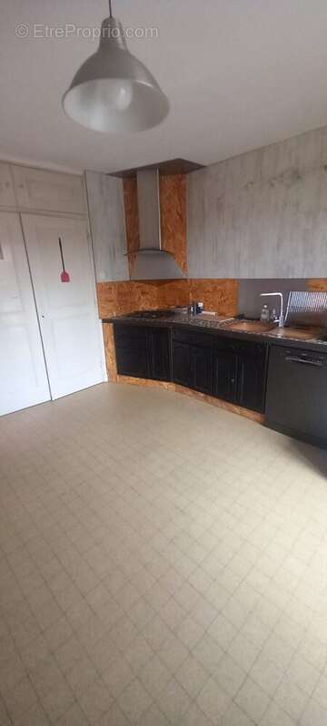 Maison à BAGE-LA-VILLE