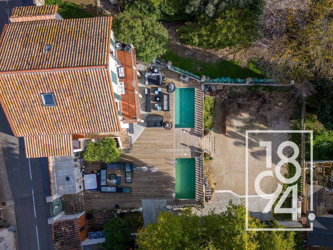 Maison à SAINT-CYR-SUR-MER