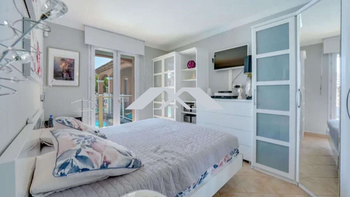 Maison 287 m² à Carry-Le-Rouet  - photo 8