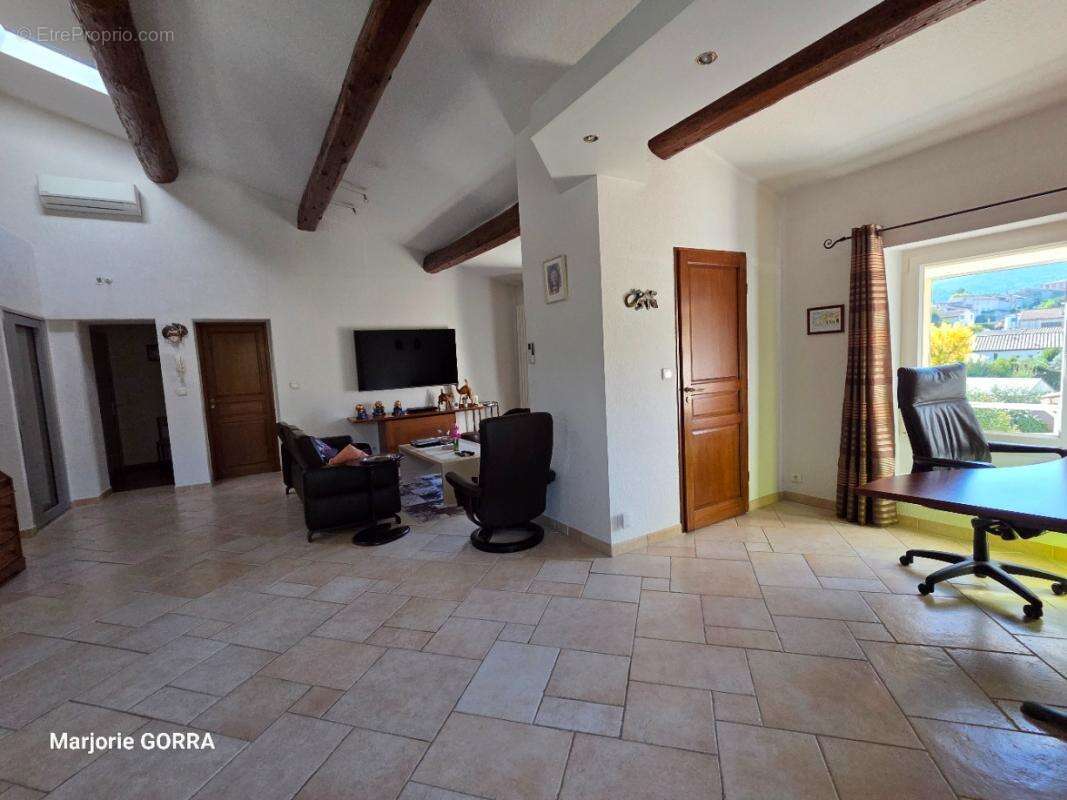 Appartement à NANS-LES-PINS