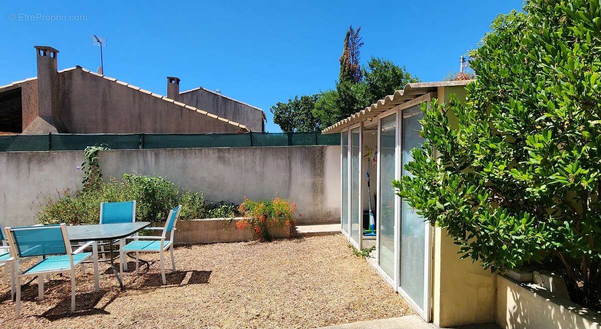 Grande maison divisée en 2 appartements - photo 12