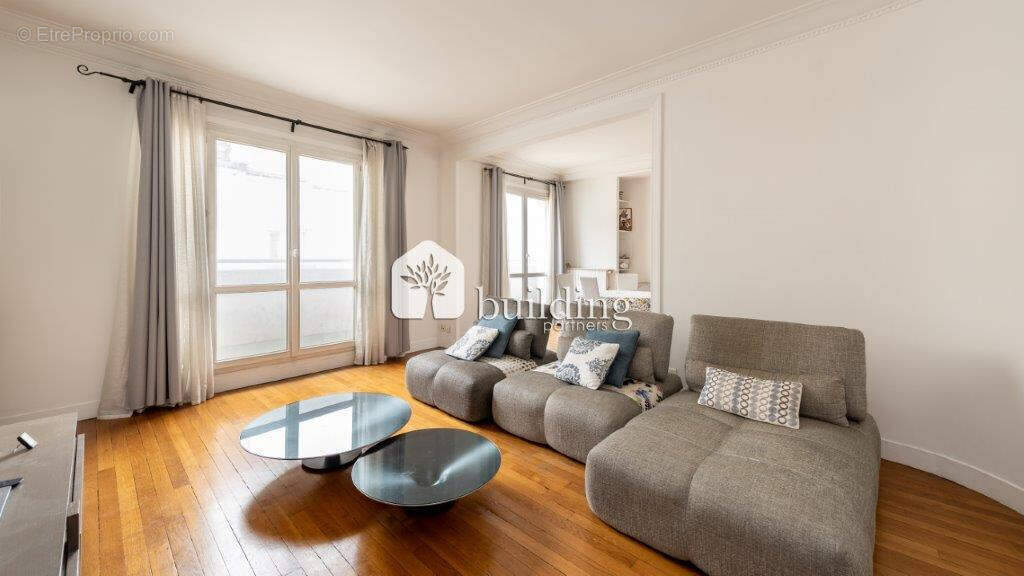 Appartement à NEUILLY-SUR-SEINE