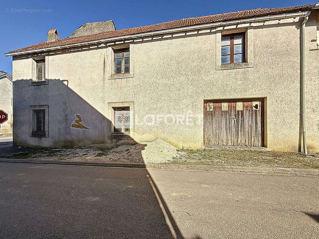 Maison à PREZ-SOUS-LAFAUCHE