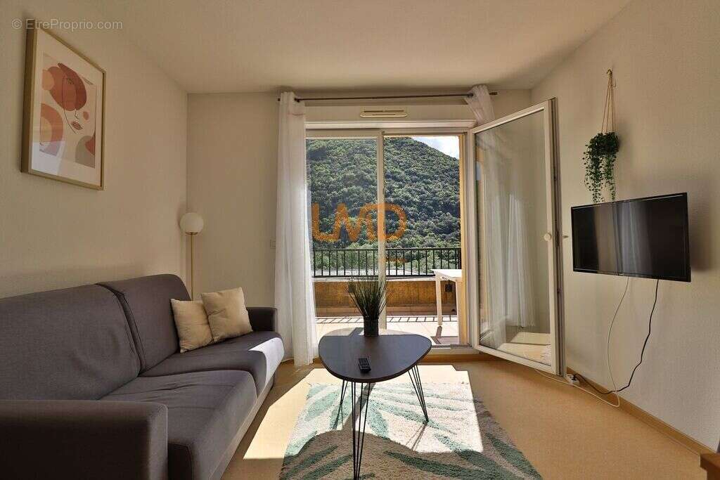 Appartement à AVENE