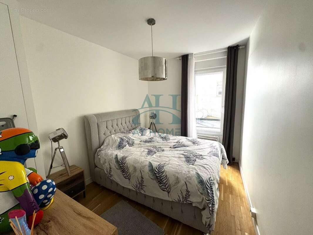 Appartement à PARIS-10E
