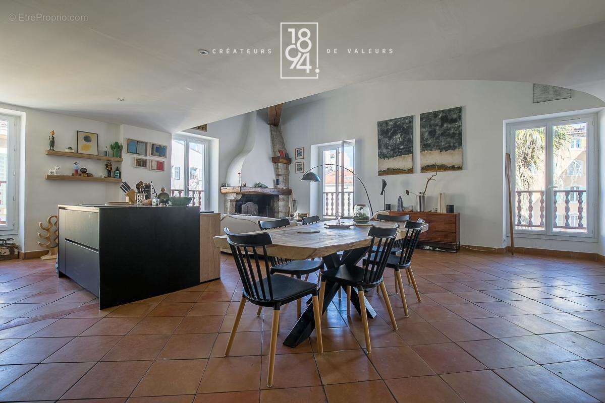 Appartement à MARSEILLE-1E