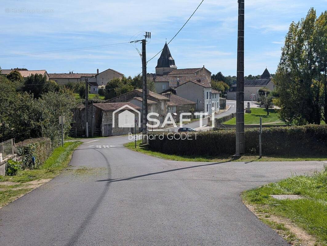 Photo 1 - Maison à GENOUILLE