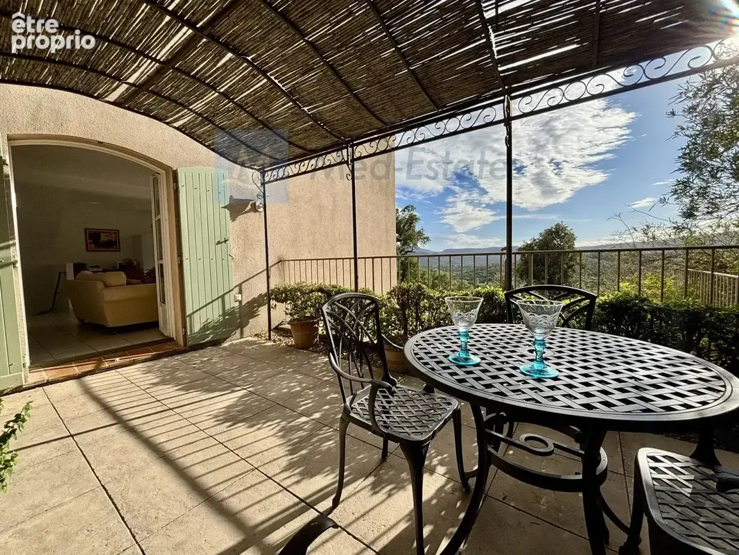 Élégante maison de village avec terrasses et vues panoramiques – Grimaud - photo 2