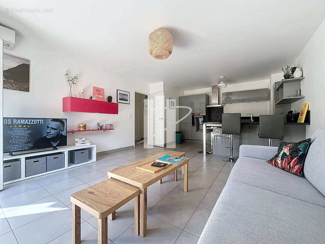 appartement au calme au deuxième étage avec grande terrasse sud vue dégagée - photo 3