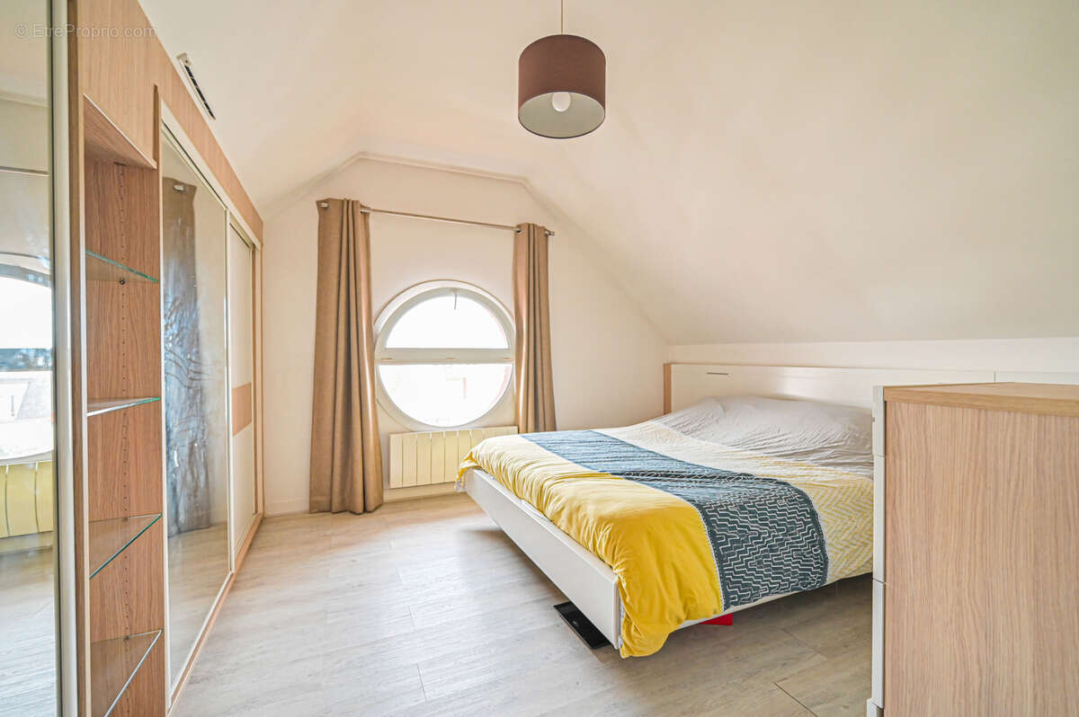 Appartement à SAINT-MAUR-DES-FOSSES