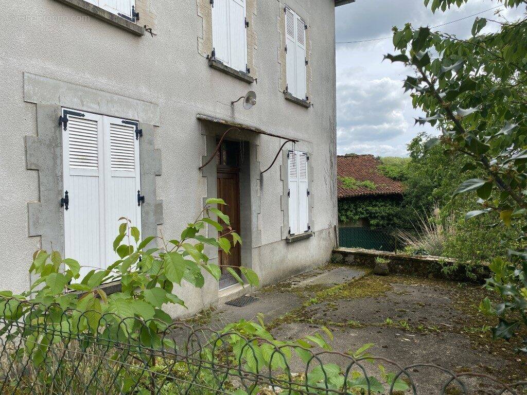 Maison 95 m² à Saint-Denis-Des-Murs  - photo 6