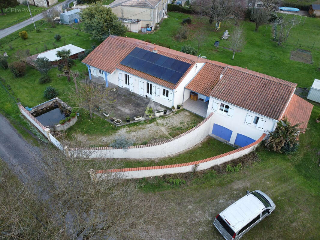 Maison à ALLAS-BOCAGE